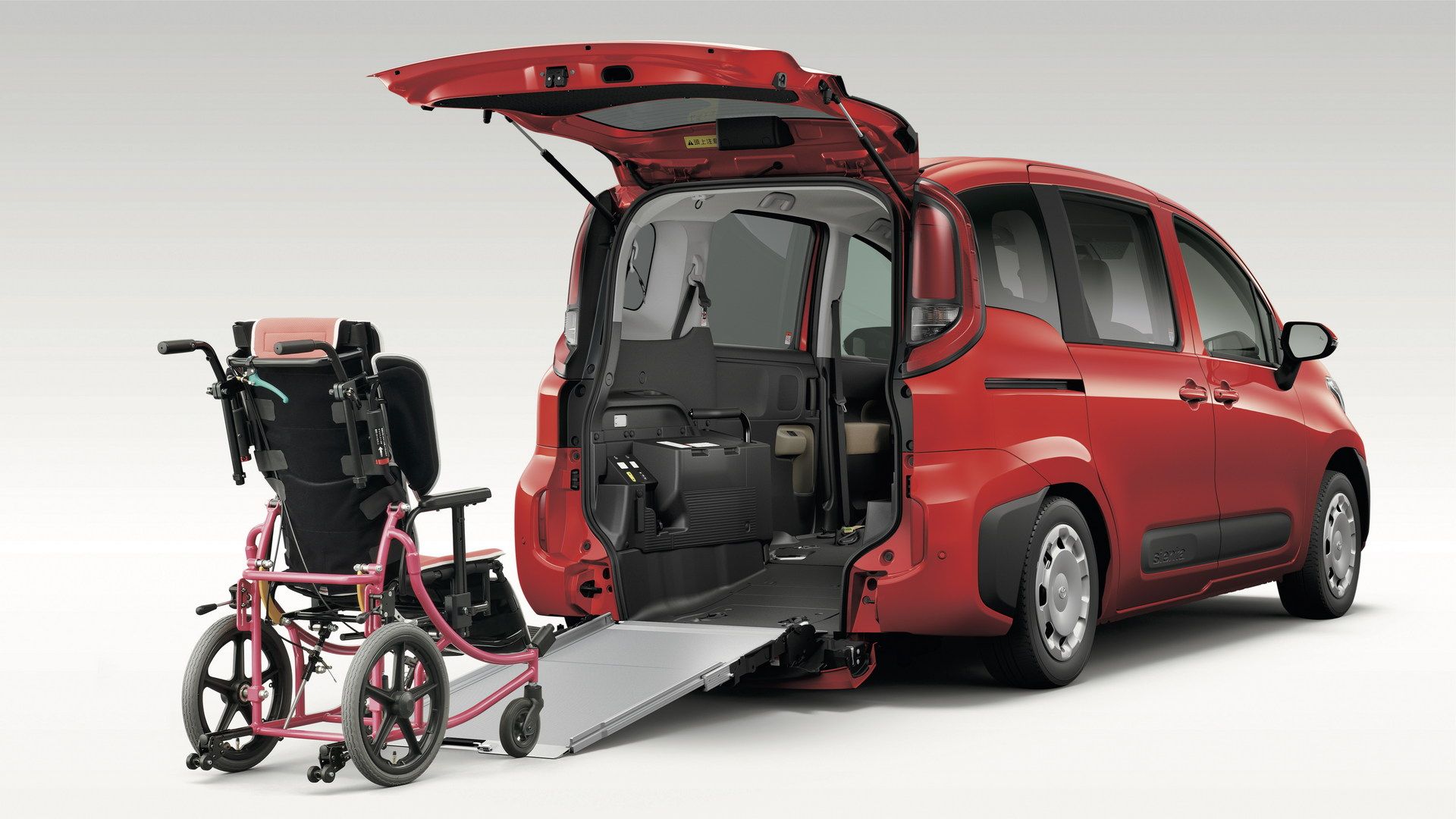 Sienta 2023 possibilita ocupação de PcD em cadeira de rodas